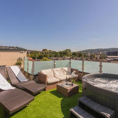 Stylish Penthouse Apartment With Hot Tub Bath Exterior photo